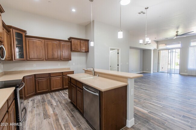 Building Photo - 13602 W Avalon Dr