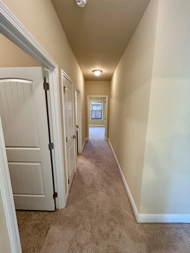 Building Photo - 80 S Knightsbridge Ct