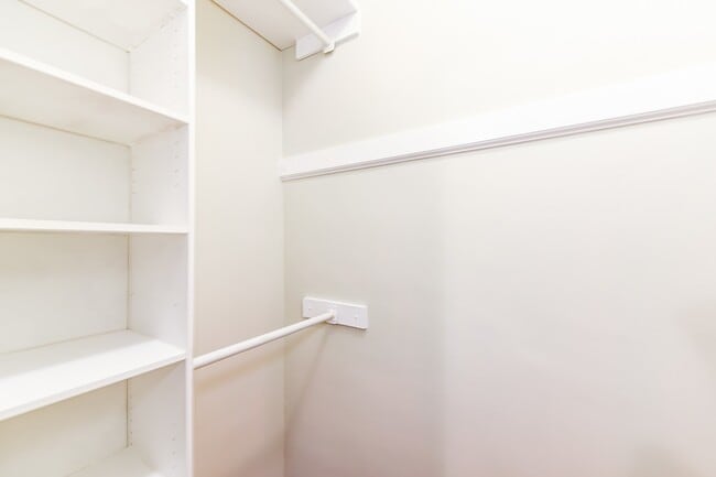 Building Photo - Spacious 2 Bedroom, 2 bath condo. Enjoy be...