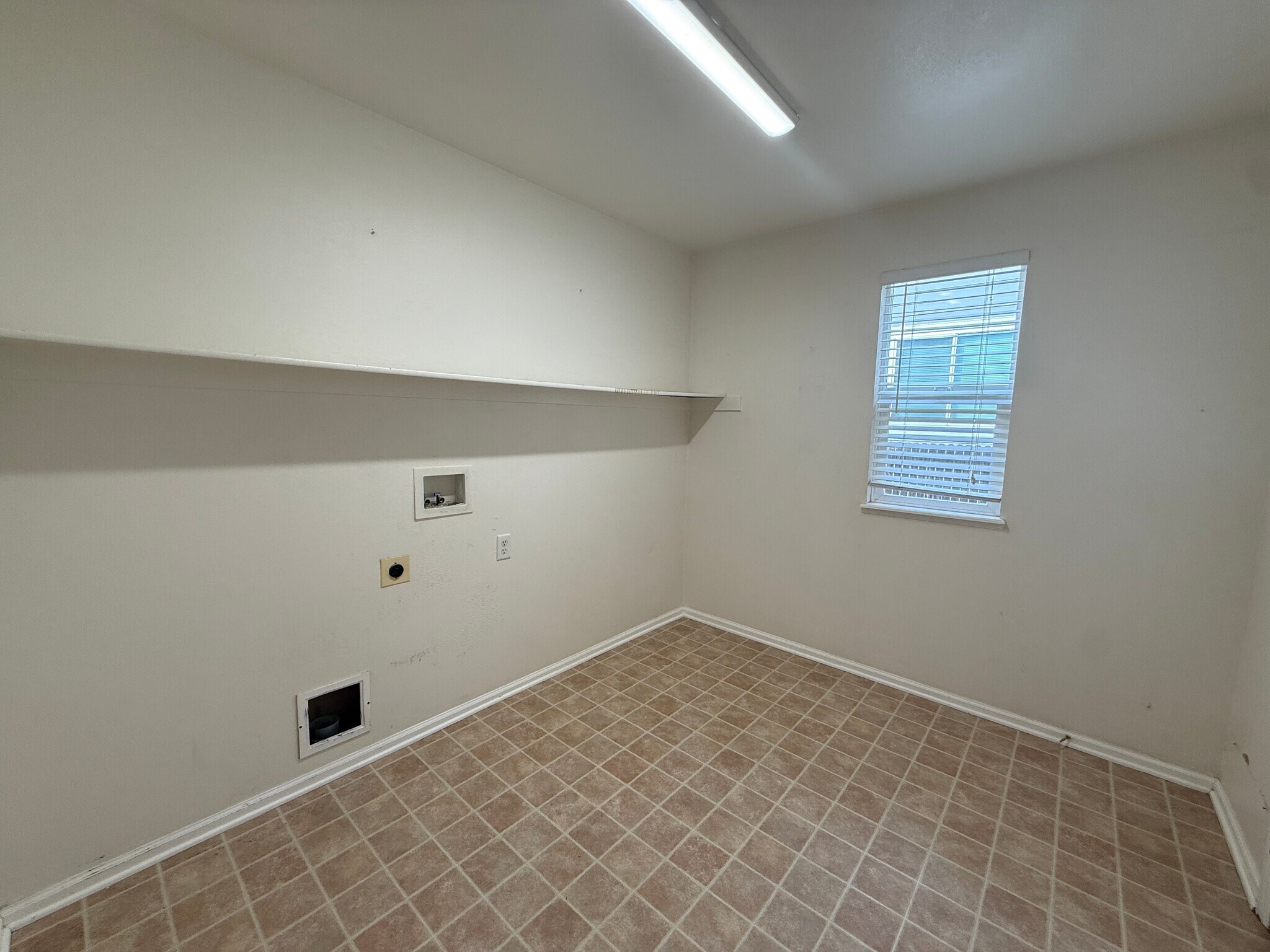 Building Photo - 4128 Ascendant Dr