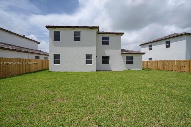Building Photo - 2351 SE 27th Dr