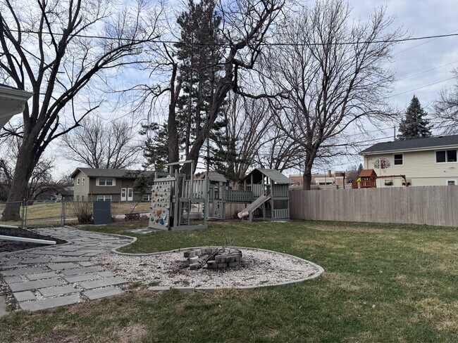 Building Photo - 20502 Cleveland St