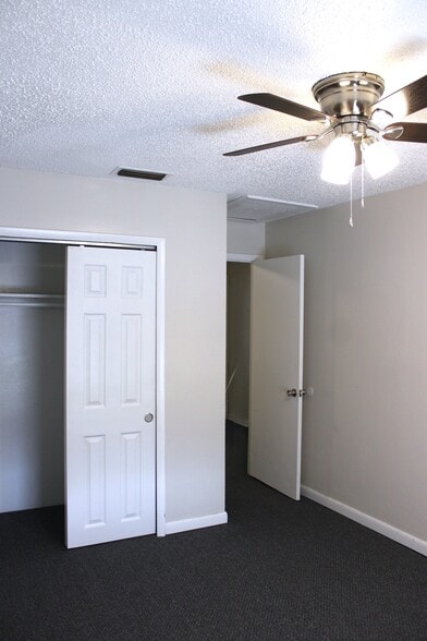 Building Photo - 5850 Cypress Gardens Blvd