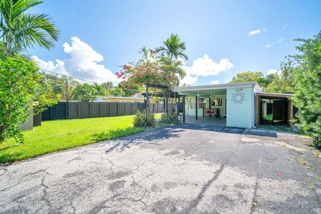 Building Photo - Beautiful home in quiet neighborhood