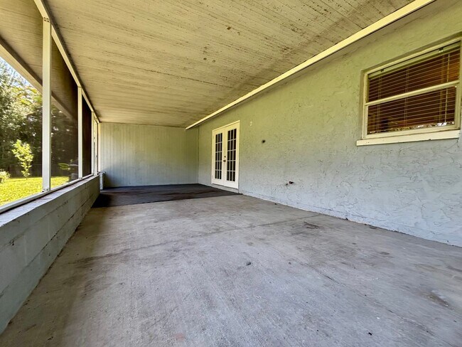 Building Photo - 5476/5478 Ave C