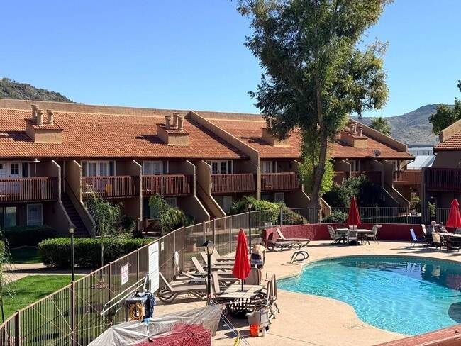 Building Photo - 14203 N 19th Ave