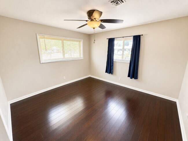 Building Photo - South Bossier Beauty!