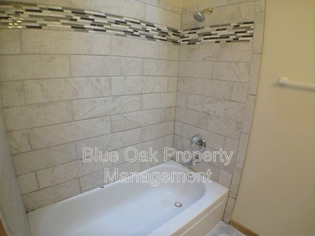 Building Photo - 1609 W 8th Ave