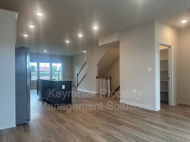 Building Photo - 121 Gibraltar Dr