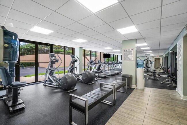 Building Photo - 4200 N Ocean Dr