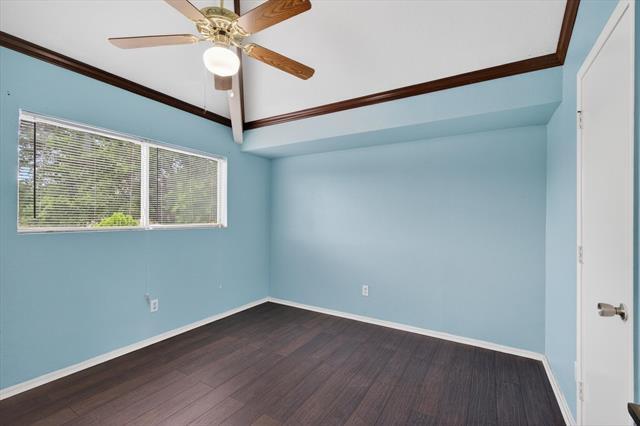 Building Photo - 10320 Carolina Oaks Dr