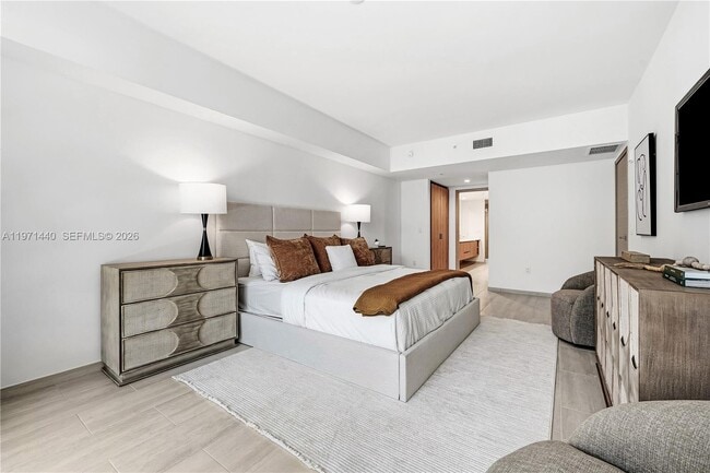 Building Photo - 10281 W Bay Harbor Dr