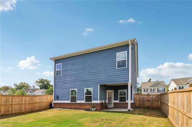 Building Photo - 3890 Clarington Dr