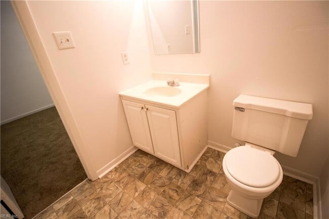 Building Photo - 1343 W 39th St