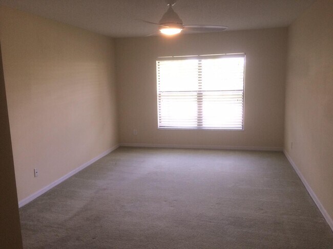 Building Photo - 950 S Kanner Hwy