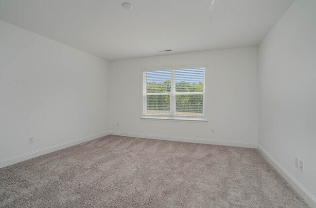Building Photo - 19225 Yellow Birch Dr
