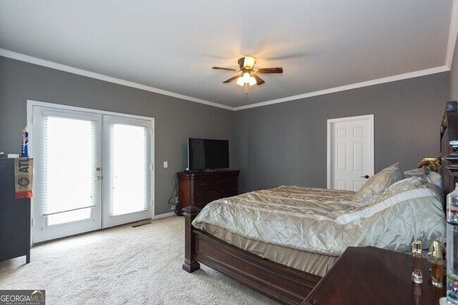 Building Photo - 5166 Wheeler Dr