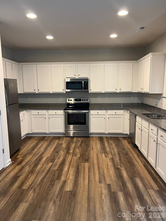 Building Photo - 144 Spring Forest Dr