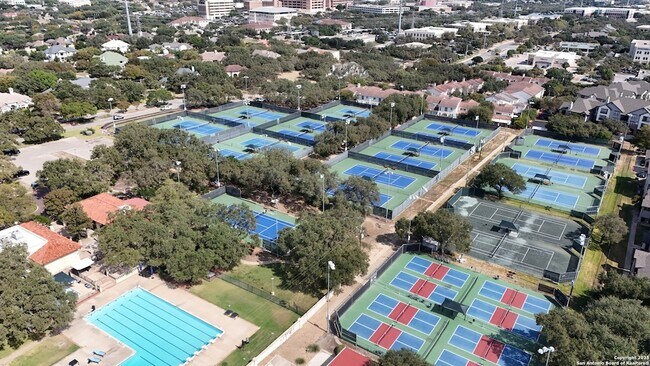 Building Photo - 19114 Autumn Garden
