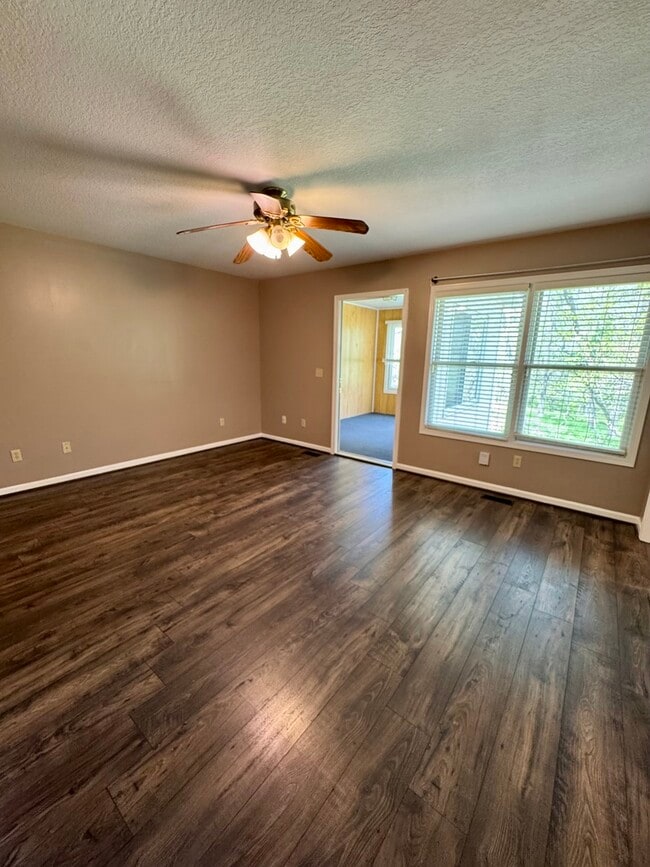 Building Photo - 3054 Cherrywood Dr