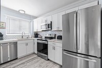Building Photo - 470 Bella Vista Ct N
