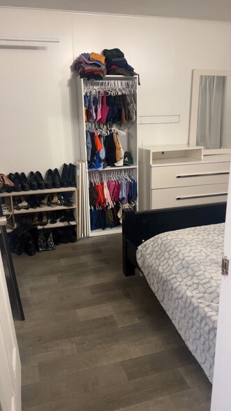 Building Photo - 803 Zollinger Rd