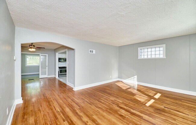 Building Photo - 2313 Burns Ave