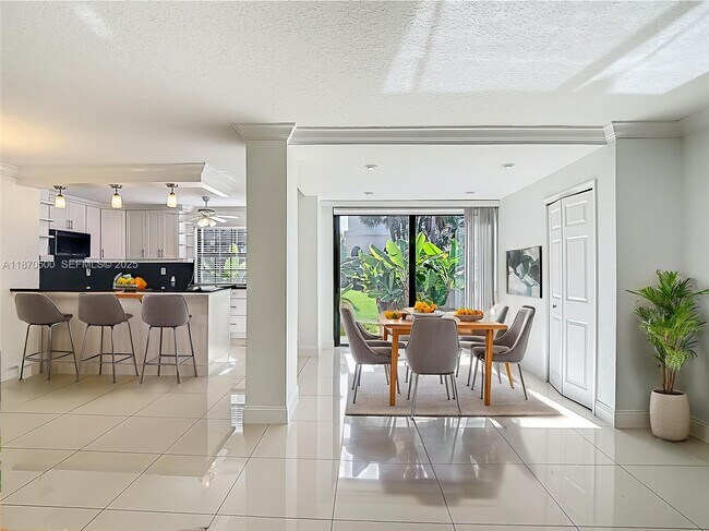 Building Photo - 3552 Magellan Cir