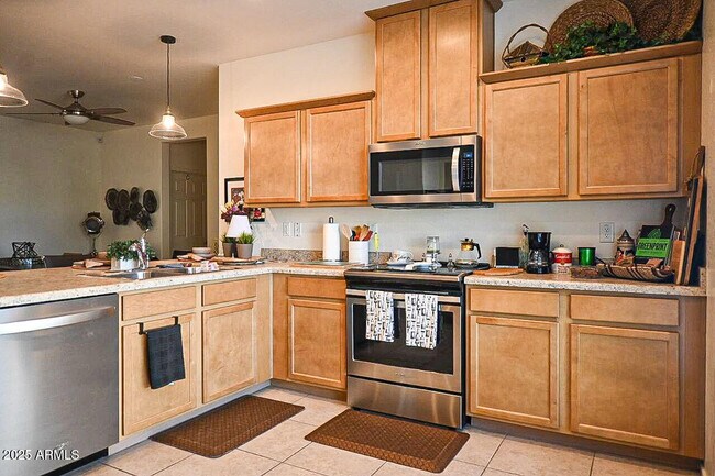 Primary Photo - 1250 Abbey Ln