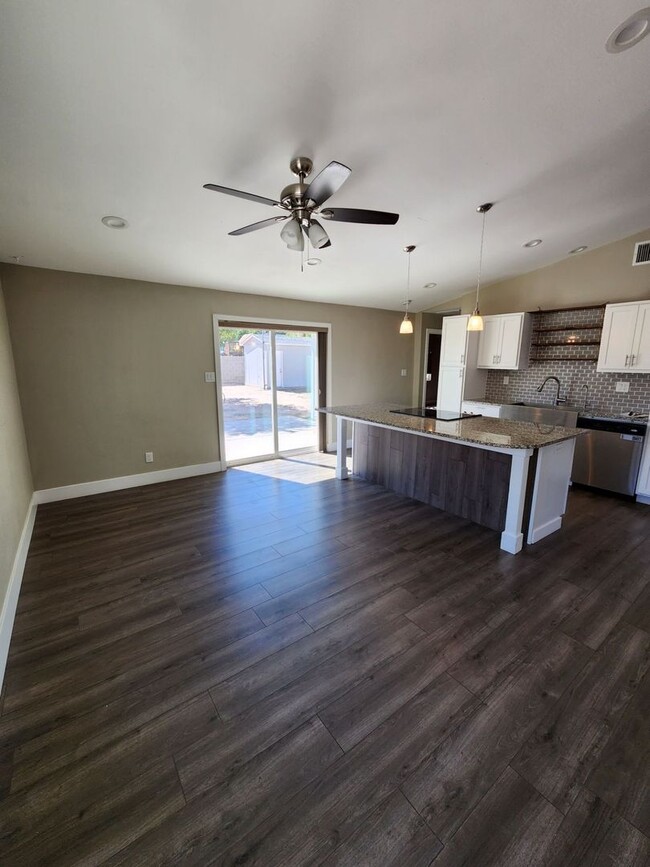 Building Photo - Charming 3 bedroom home in  prime Mesa loc...