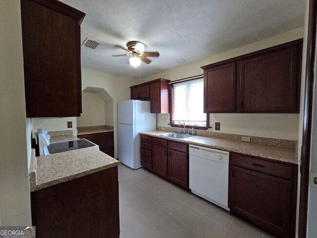 Building Photo - 106 Egret Ct