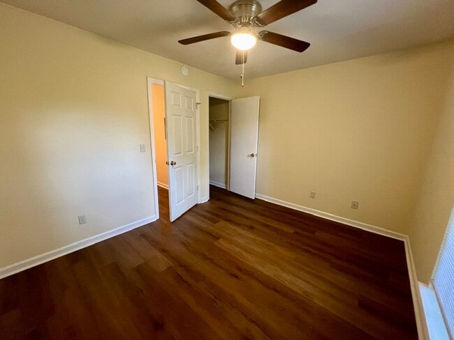 Building Photo - 1BR 1BA Apartment at Venture Point Apt. *Water Included*
