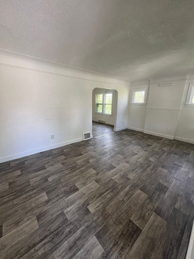 Building Photo - 14893 Prest St