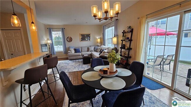 Building Photo - 247 Milkweed Dr