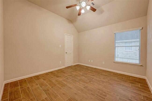 Building Photo - 722 Silver Creek Cir