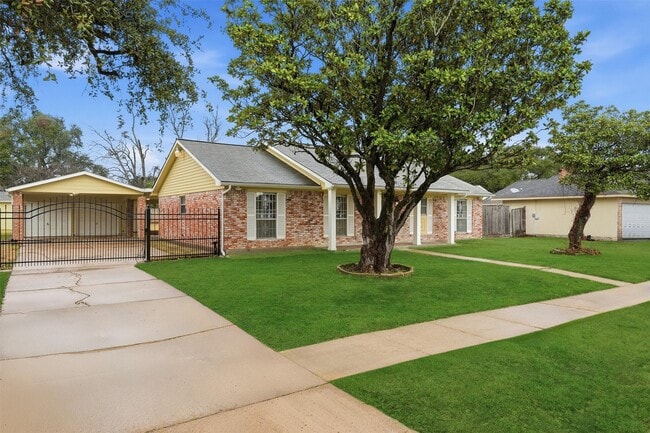 Building Photo - 4122 Regency Dr