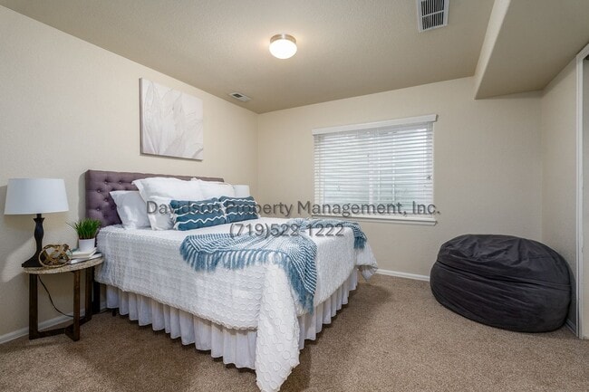 Building Photo - Gorgeous 4 Bedroom House in Lorson Ranch