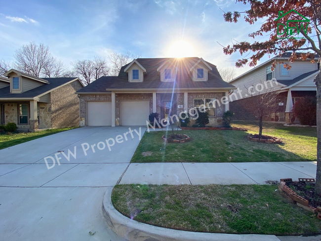 Primary Photo - Stunning 4 Bedroom 2 Bathroom 2-Car Garage...