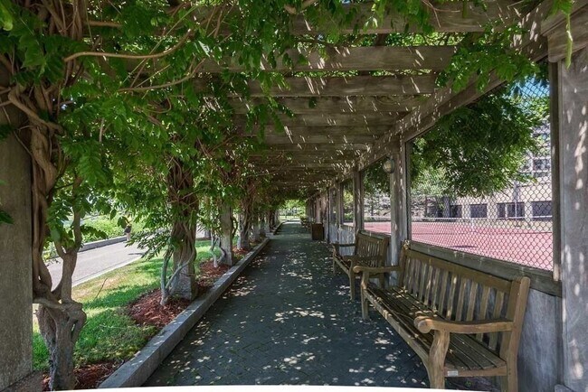 Building Photo - 73 Broad Reach