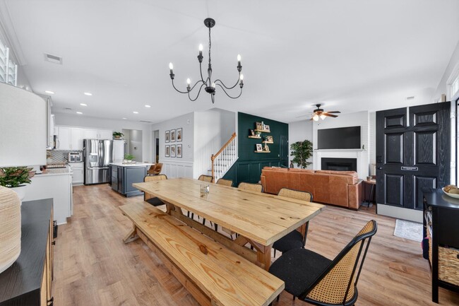 Building Photo - 105 Crossandra Ave