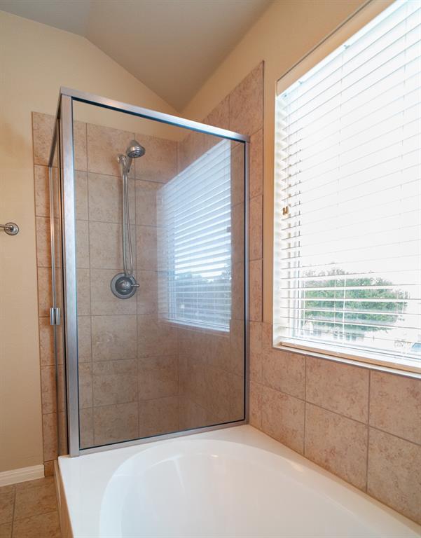 Building Photo - 2301 Giddens Dr