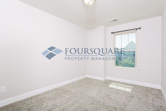 Building Photo - Stylish End-Unit Townhome with Open Floor Plan, Modern Kitchen & 1-Car Garage – Wendell, NC