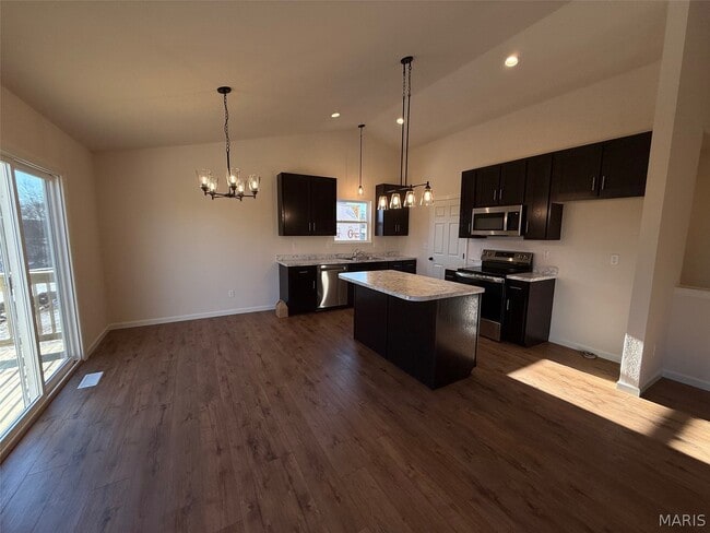 Building Photo - 9618 Maple St