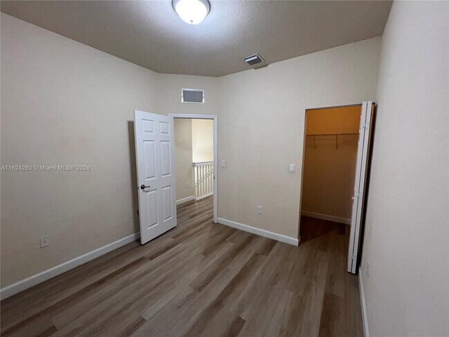 Building Photo - 748 SE 32nd Ave