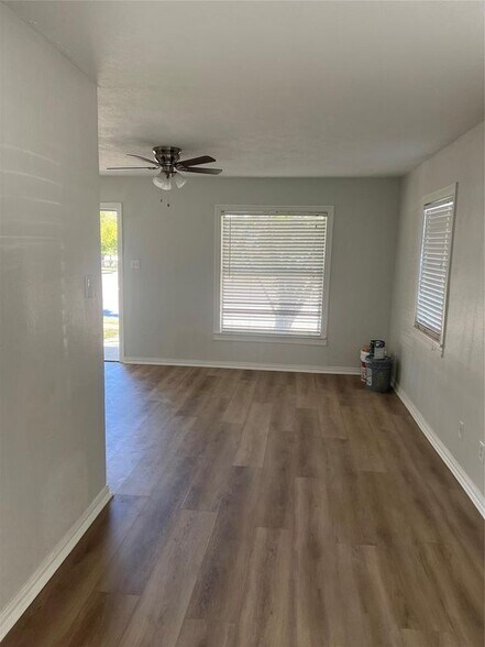 Building Photo - 4113 McCart Ave