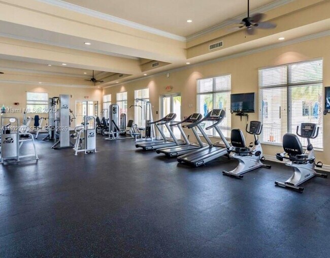 Building Photo - 133 SE 28th Ter