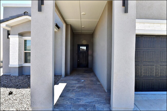 Building Photo - 13868 Paseo Perlas Dr