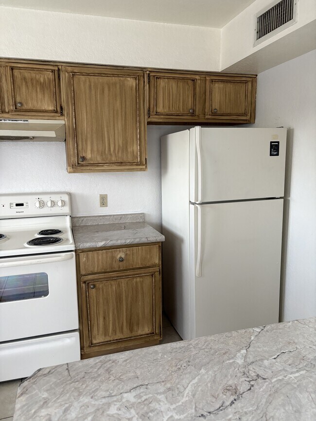 Building Photo - 433 Avenida Garza