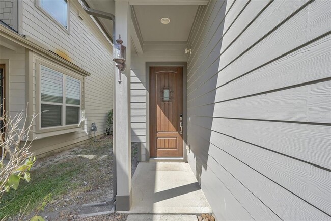 Building Photo - 91 Aventura Pl