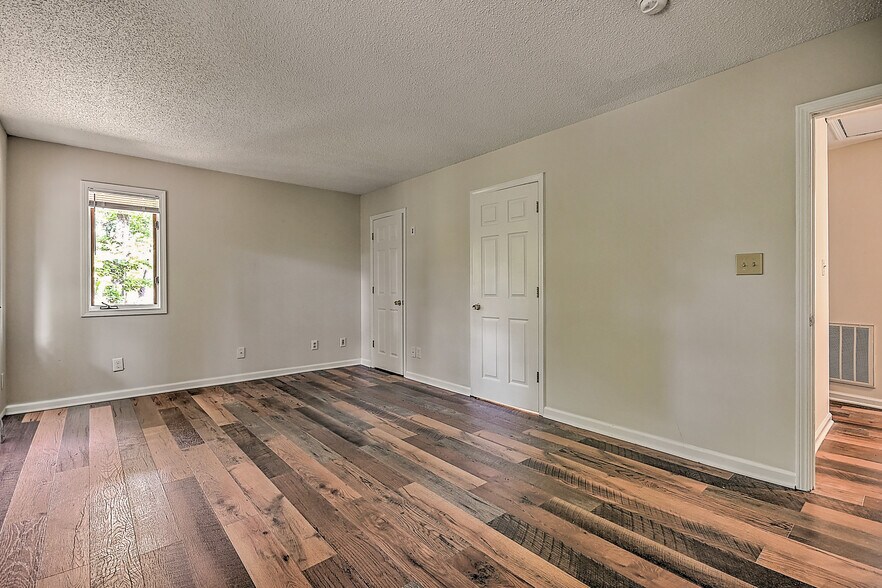 Building Photo - 208 Dean St